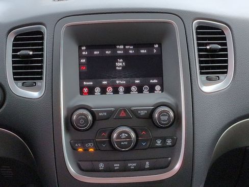 Used 2019 Dodge Durango SXT w/ 3rd Row Seating Group image 17