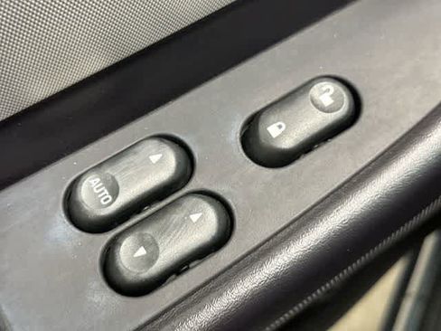 Used 2005 Ford Thunderbird RWD image 18
