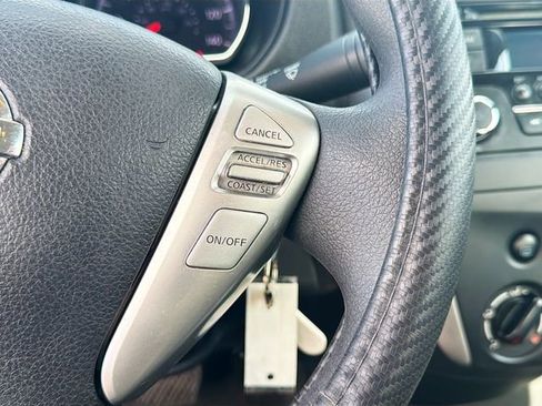 Used 2015 Nissan Versa SV image 32