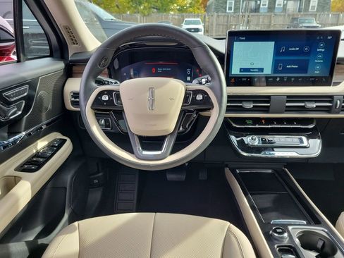 New 2026 Lincoln Corsair Reserve w/ Rear Removable Package Tray image 12