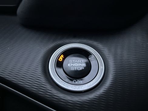 Used 2024 Jeep Grand Cherokee L Laredo image 22