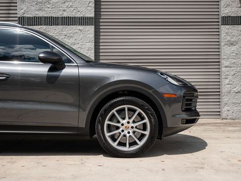 Used 2019 Porsche Cayenne S AWD/4WD image 22