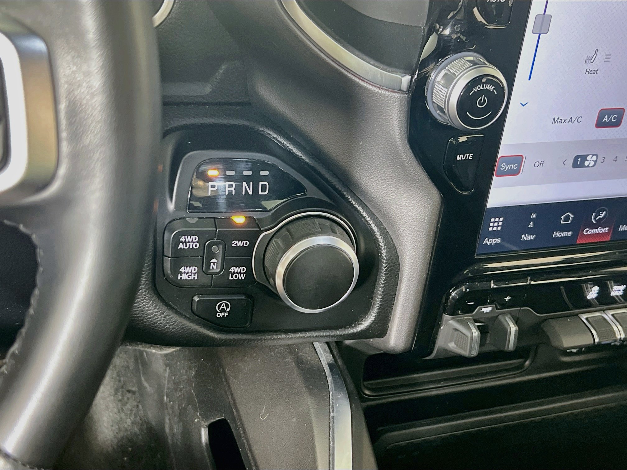 Used 2024 RAM 1500 Big Horn AWD/4WD image 17