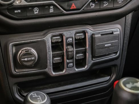 Used 2021 Jeep Wrangler Unlimited Sport AWD/4WD image 37