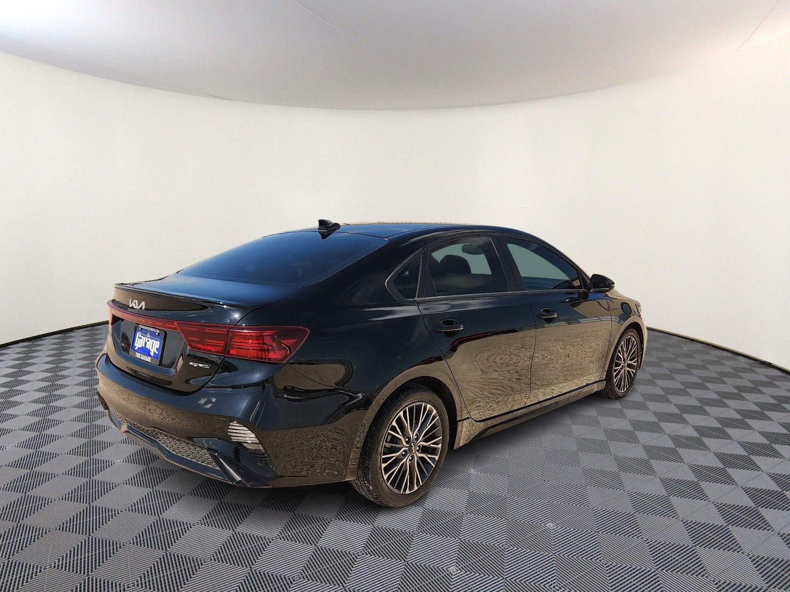Used 2024 Kia Forte GT-Line w/ GT-Line Premium Package FWD image 4