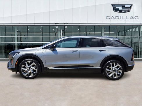 New 2025 Cadillac Optiq Luxury 1 image 3