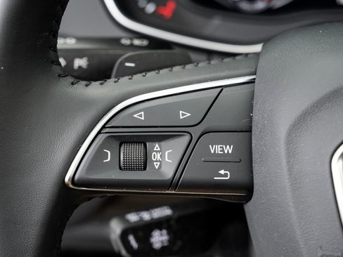 Used 2020 Audi Q5 e Premium Plus w/ Premium Plus Package image 12