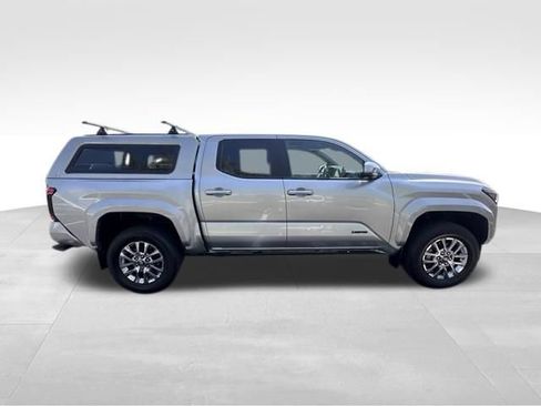 Used 2024 Toyota Tacoma Limited w/ Limited Package (LT) AWD/4WD image 9