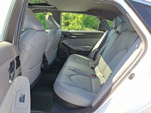 Certified 2020 Toyota Avalon Limited image 11