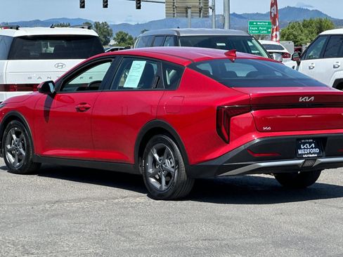 Used 2025 Kia K4 FWD image 7