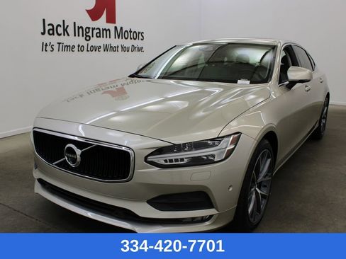 Used 2018 Volvo S90 T5 Momentum w/ Convenience Package AWD/4WD image 1