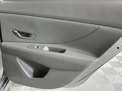 Used 2022 Hyundai Elantra SEL FWD image 32