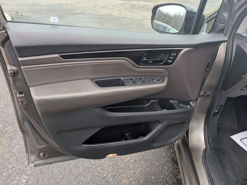 Used 2018 Honda Odyssey Elite image 11