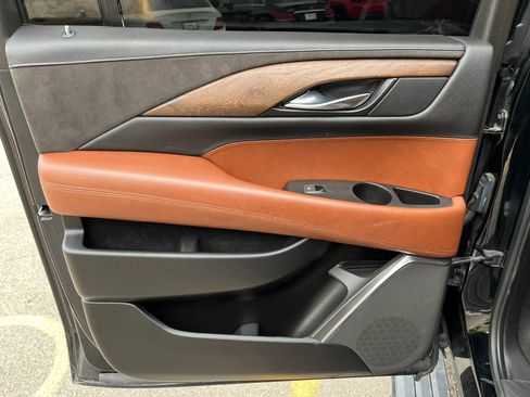 Used 2015 Cadillac Escalade ESV Premium AWD/4WD image 26