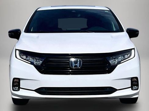 Used 2024 Honda Odyssey Sport image 3