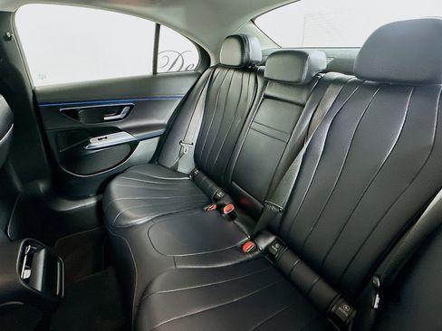 Used 2025 Mercedes-Benz E 450 4MATIC Sedan w/ MBUS Superscreen Package image 21