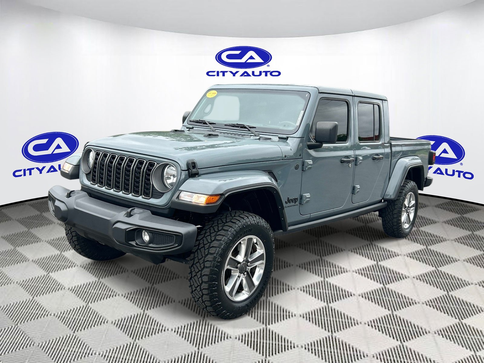 Used 2025 Jeep Gladiator Sport AWD/4WD image 8