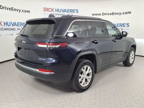 Used 2023 Jeep Grand Cherokee Limited AWD/4WD image 4