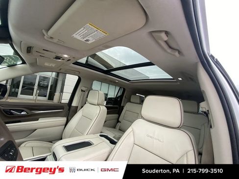 Certified 2022 GMC Yukon XL Denali w/ Denali Premium Package AWD/4WD image 22
