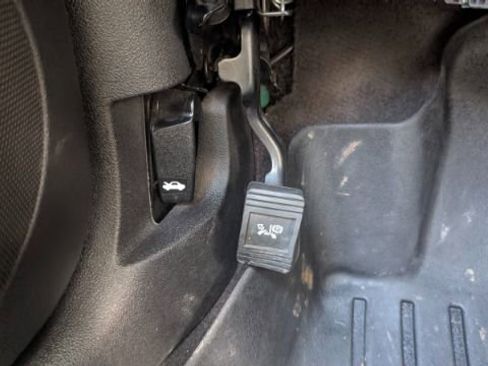 Used 2015 Chevrolet Impala LS image 31