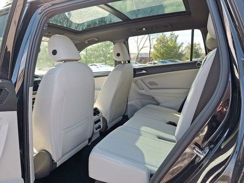 Used 2022 Volkswagen Tiguan SE R-Line AWD/4WD image 13