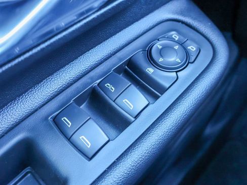 Used 2022 GMC Terrain SLE image 17