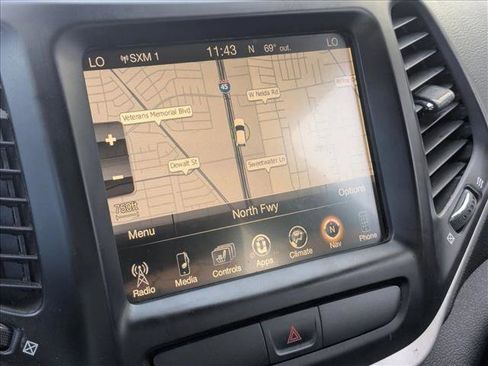 Used 2017 Jeep Cherokee Trailhawk image 13