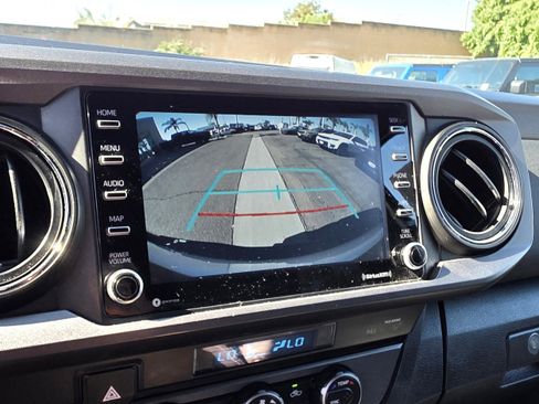 Used 2021 Toyota Tacoma TRD Off-Road w/ Technology Package image 16