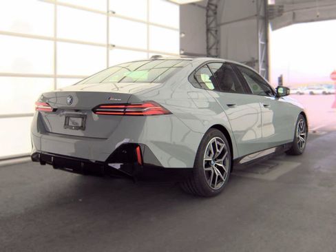 Used 2025 BMW i5 M60 w/ Executive Package AWD/4WD image 4