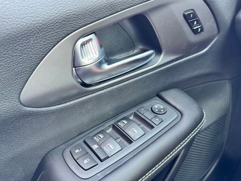 New 2026 Chrysler Pacifica Select image 24