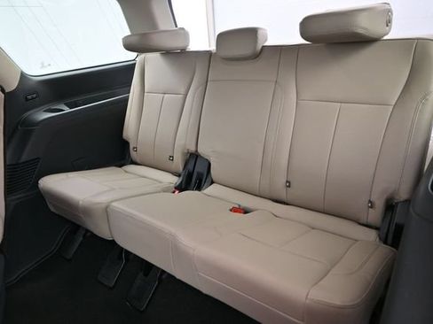 Used 2024 Ford Expedition XLT RWD image 14