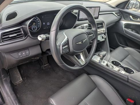 Used 2025 Genesis G70 2.5T image 8
