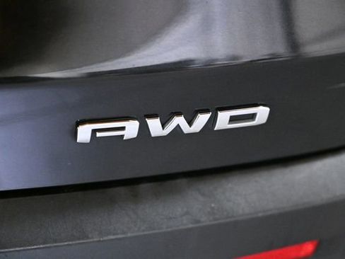 Used 2023 GMC Acadia SLT image 12