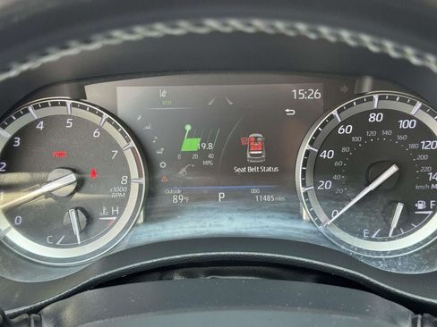 Used 2022 Toyota Highlander XLE FWD image 13