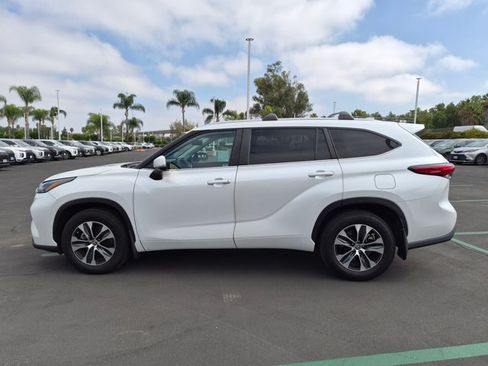 Used 2023 Toyota Highlander XLE FWD image 9