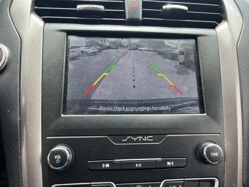 Used 2020 Ford Fusion SEL FWD image 19