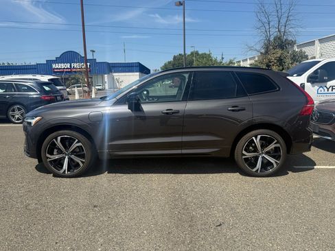 Used 2025 Volvo XC60 T8 Ultra w/ Protection Package Premier AWD/4WD image 2