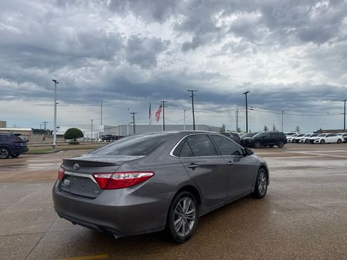 Used 2017 Toyota Camry SE FWD image 21