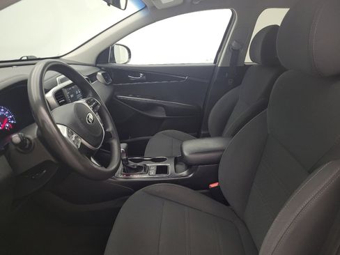 Used 2020 Kia Sorento LX FWD image 17