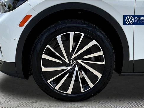 Used 2024 Volkswagen ID.4 Pro AWD/4WD image 32