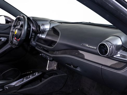 Used 2021 Ferrari F8 Tributo RWD image 26