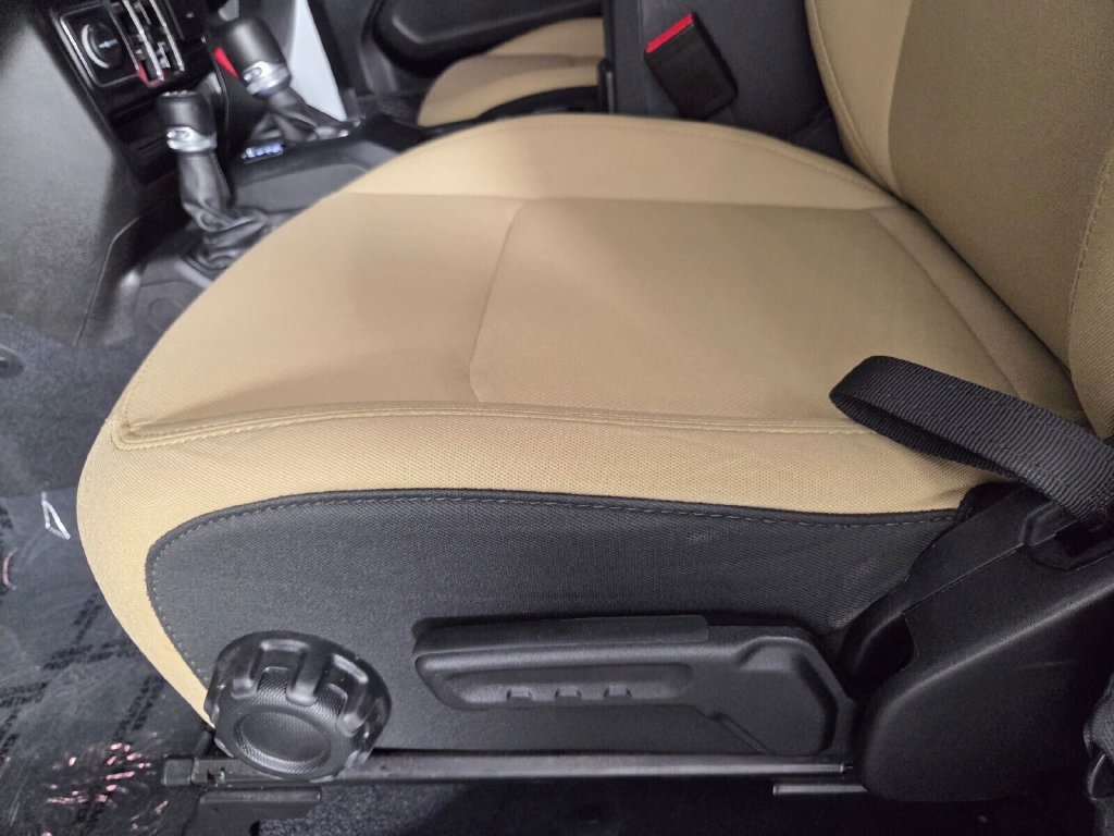 Used 2022 Jeep Wrangler Unlimited Sport AWD/4WD image 12