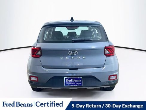 Used 2022 Hyundai Venue SE FWD image 9