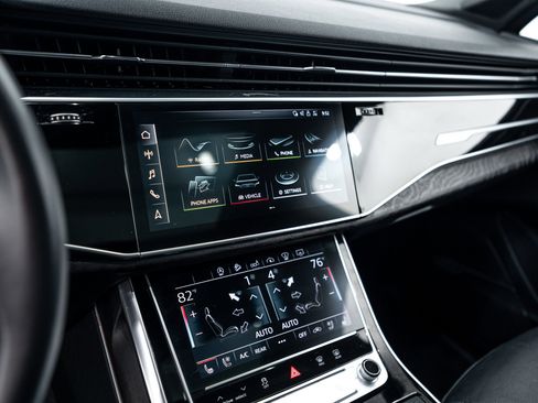 Used 2020 Audi Q7 3.0T Prestige w/ Prestige Package image 12