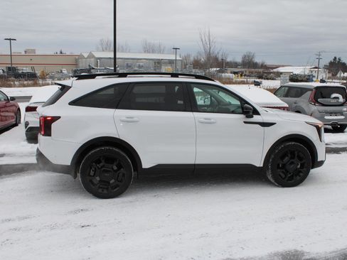 New 2025 Kia Sorento SX image 4