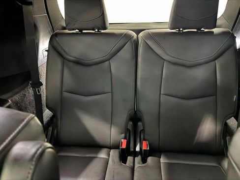 Used 2023 Cadillac XT6 Premium Luxury image 14