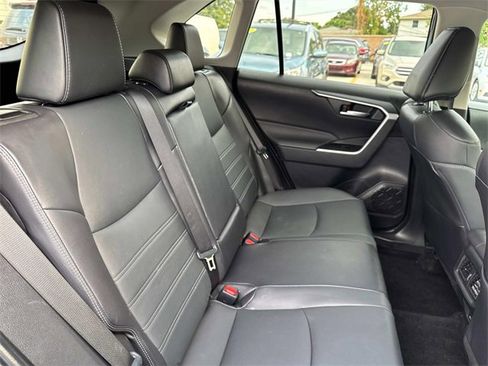Used 2024 Toyota RAV4 XLE Premium image 9