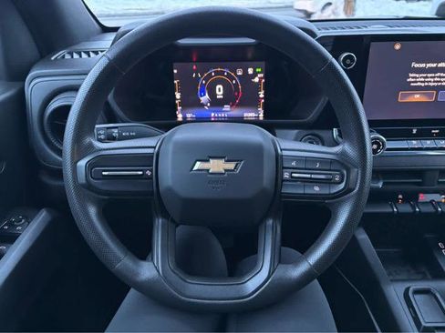 Used 2023 Chevrolet Colorado W/T image 18