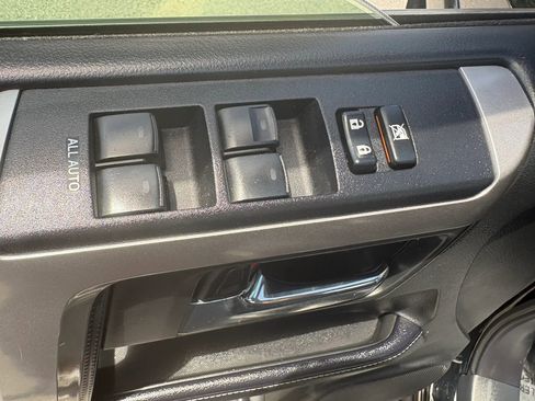 Used 2018 Toyota 4Runner SR5 Premium AWD/4WD image 33