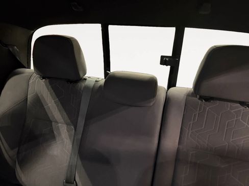 Used 2018 Toyota Tacoma TRD Sport image 15